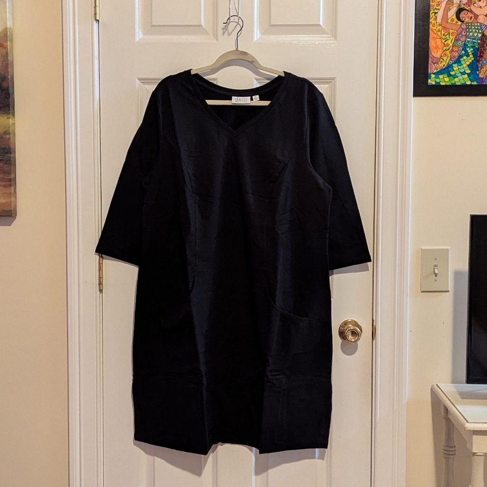 NEW D & Co  Active Cotton Black V-Neck Dress. Size 1X